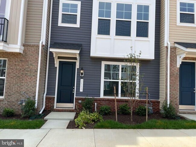 Building Photo - 2523 Gatwick Ln