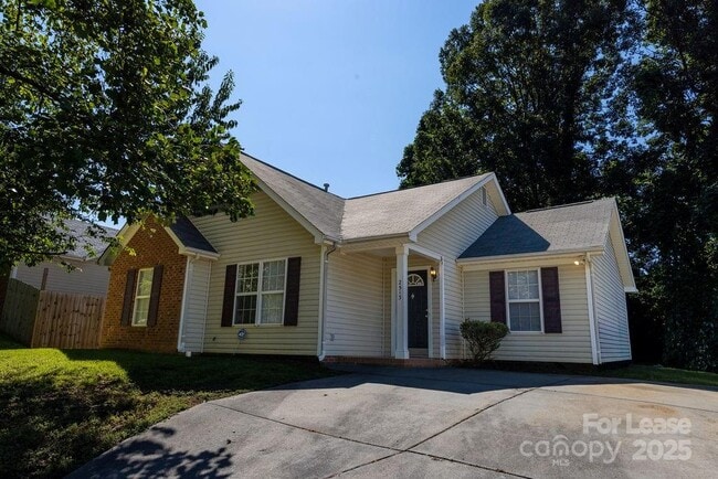 Building Photo - 2513 Hemby Woods Dr