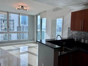 Building Photo - 300 S Biscayne Blvd