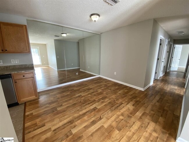 Building Photo - 202 Pelham Square Way