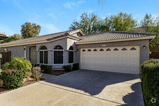 Building Photo - 2143 E Danbury Rd