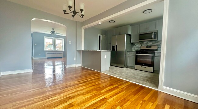 Foto del edificio - 2440 Cedar Ln