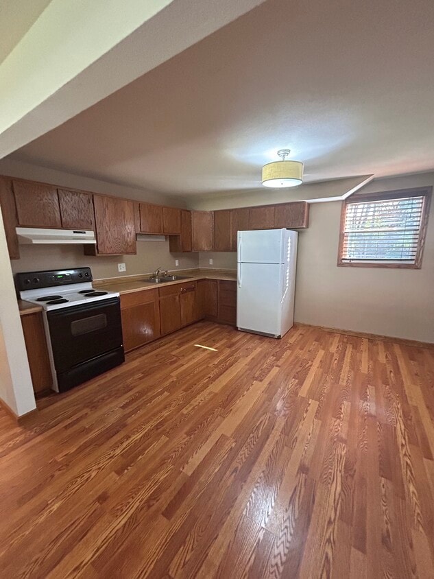 Foto principal - 640 S Colonial Pky