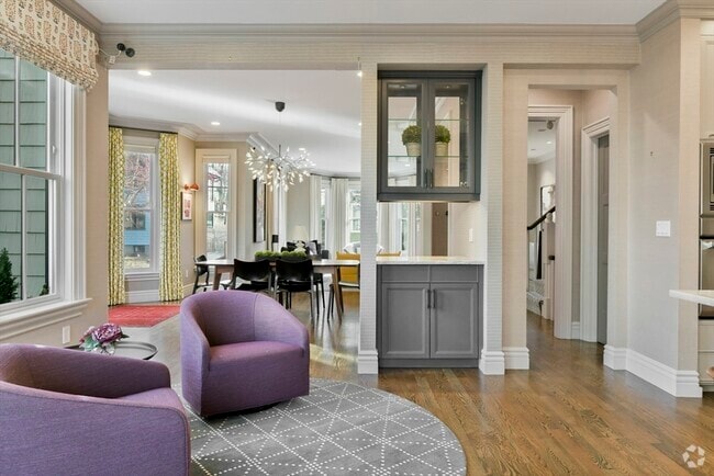 Building Photo - 13 Greenough Ave