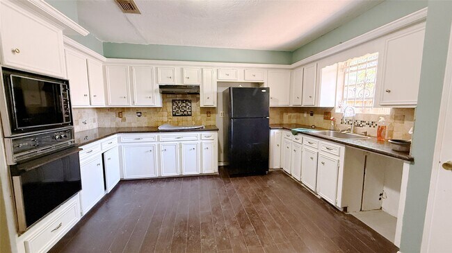 Building Photo - 9518 Langdon Ln