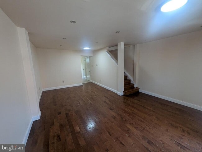 Building Photo - 1624 W Diamond St