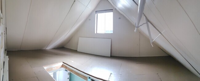 Loft area typically used for bedroom - 617 S Loomis Ave