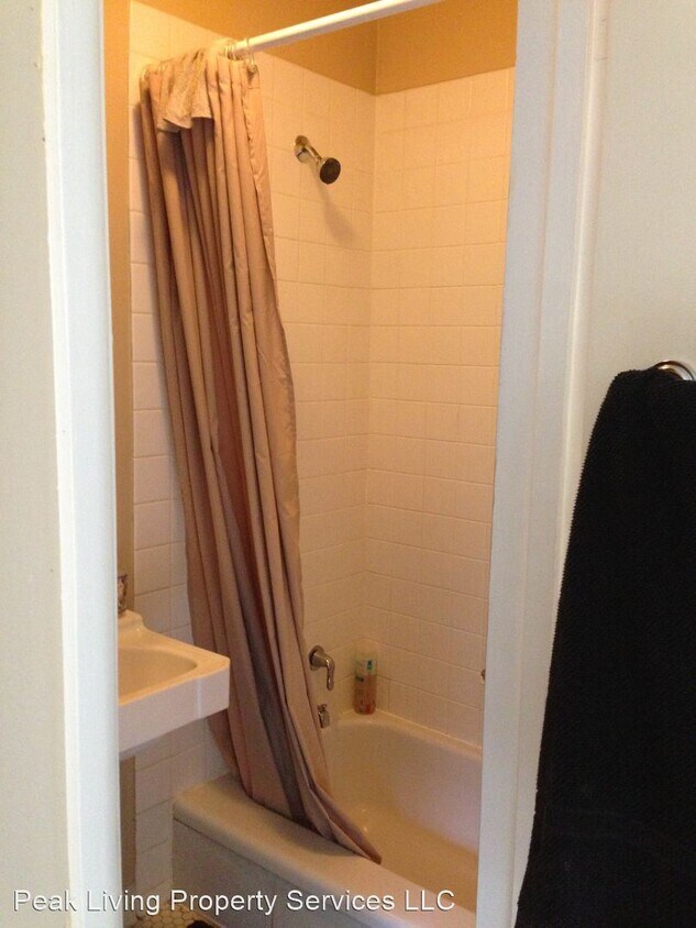 Foto principal - 815 15th Ave E