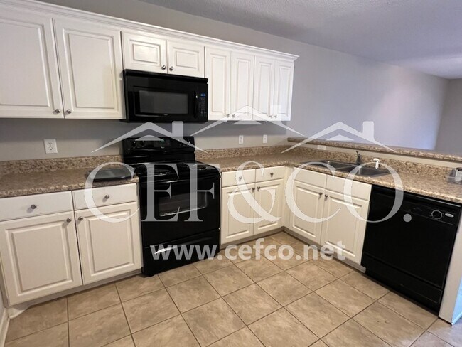 Building Photo - 529 Victoria Manor Dr