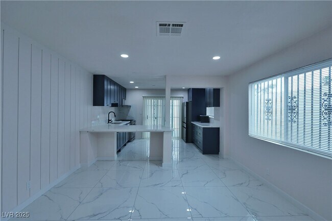 Foto del edificio - 4023 Cll Del Sol