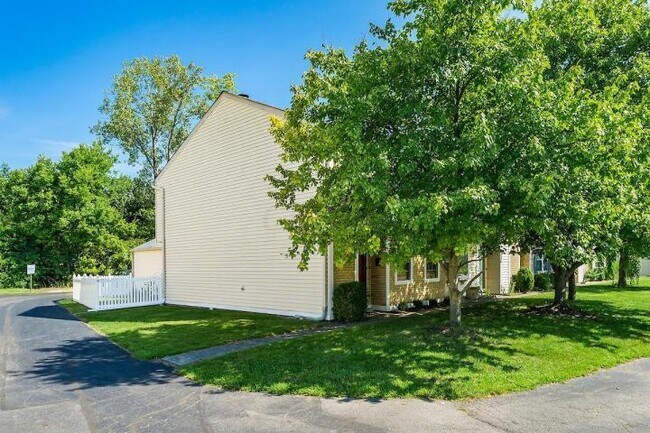 Building Photo - 1686 Park Row Dr
