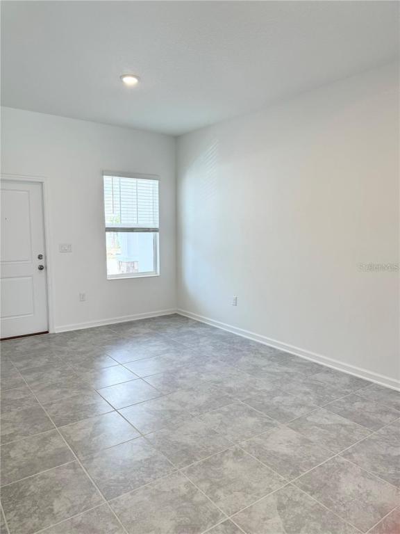 Building Photo - 2452 Skyline Lp