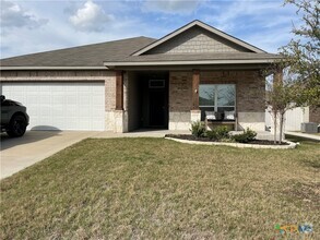 Building Photo - 7220 Rosado Dr