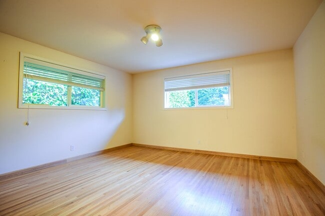Building Photo - 6550 25th Ave NW