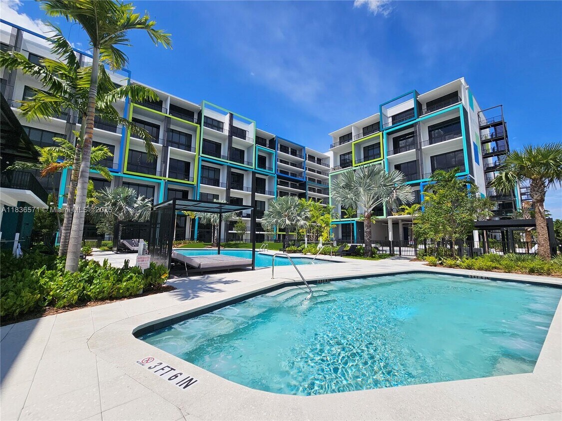 Foto principal - 4400 Sunrise Blvd