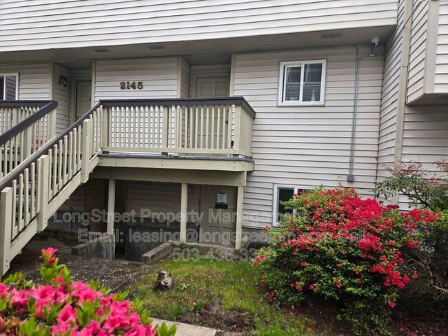 Building Photo - 2145 NW Highland Dr