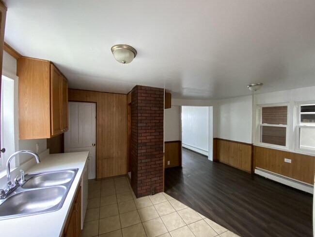 Foto del edificio - 704 Jessop Pl