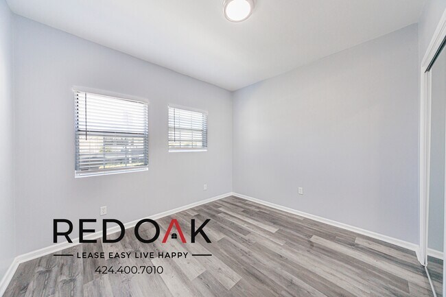 Foto del edificio - 1032-1036 S Normandie Ave-1032-101