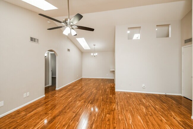 Foto del edificio - 4165 E Wayland Rd