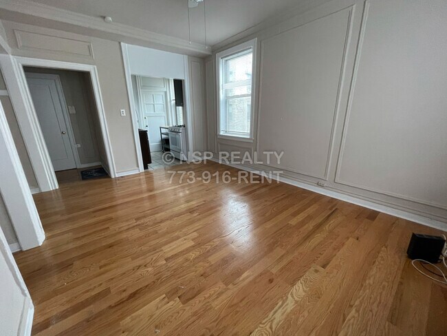 Foto del edificio - 1367 W Estes Ave