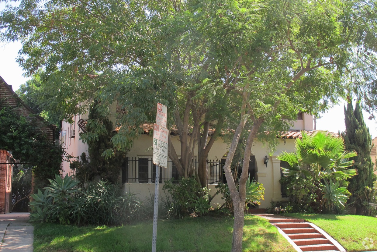 Building Photo - 511 N Orange Dr