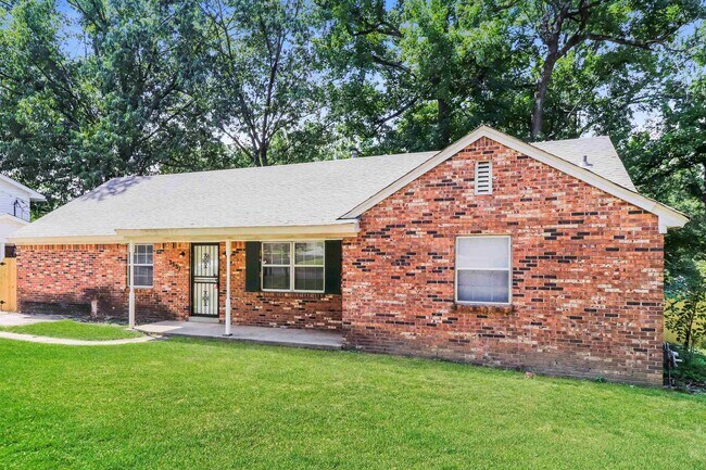 Building Photo - 3557 Bellwood Dr