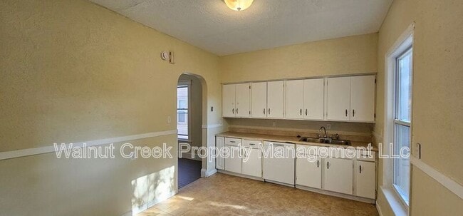 Building Photo - 1280-1280 Marlowe Ave