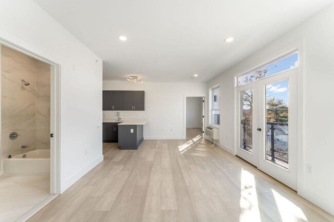 Building Photo - 43-45 W 32nd ST Unit 501