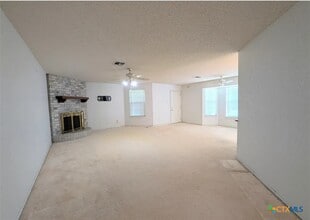 Building Photo - 1428 Devin Dr