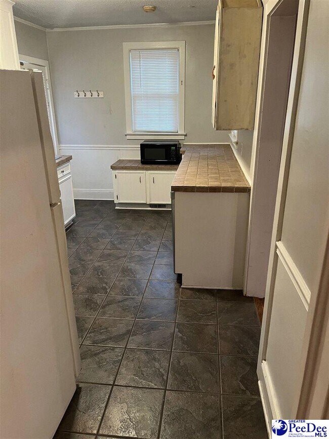 Foto del edificio - 1008 W Cedar St