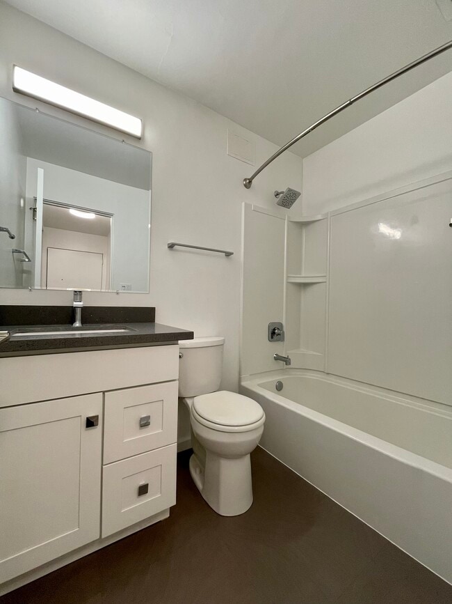 Building Photo - Bellevue Manor Apartments