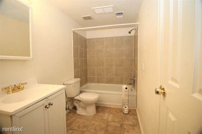 Building Photo - 1 br, 1 bath Condo - 15252 E Hampden Cir