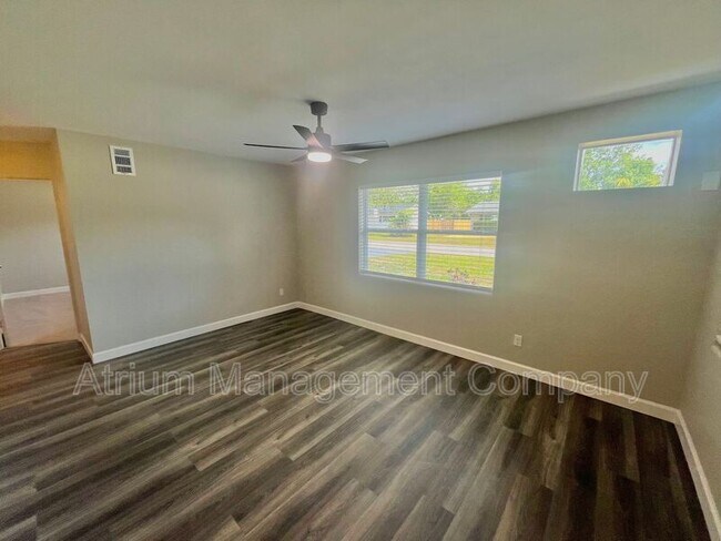 Building Photo - 46 Narcissus Dr