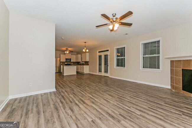 Foto del edificio - 53 Lakeshore Pkwy