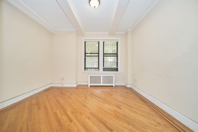 Foto del edificio - 825 W End Ave