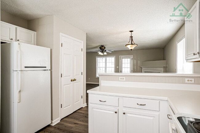 Foto del edificio - Beautiful 2 Story Home In Raleigh!