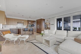 Building Photo - 2550 Palmerston Ave