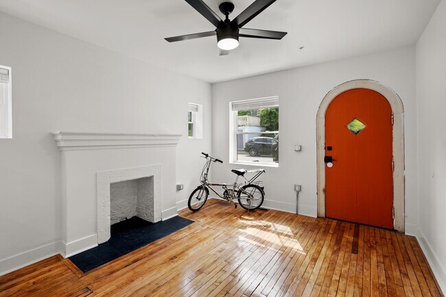 Foto del edificio - 217 W 13th St