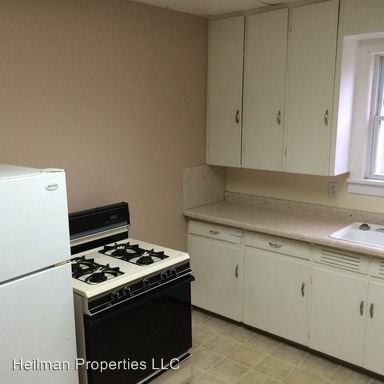 Building Photo - 1336 S Oak Ave