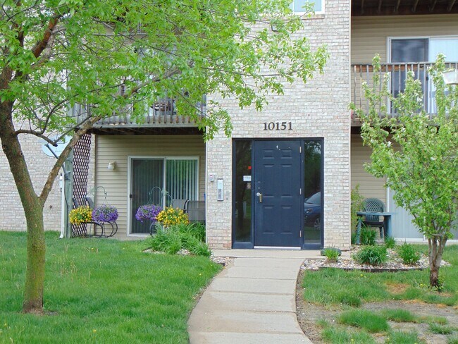 Foto del edificio - 10151 Sutton Dr