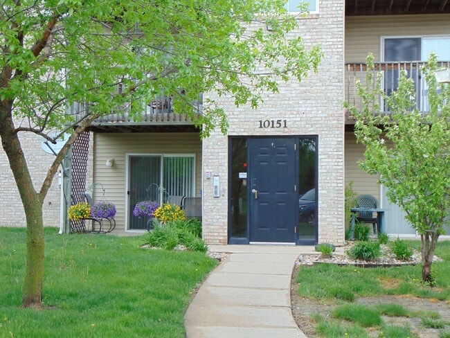 Building Photo - 10151 Sutton Dr