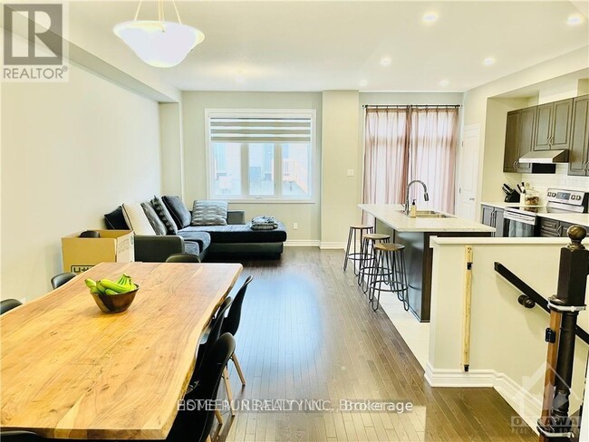 Building Photo - 864 Clarity Ave