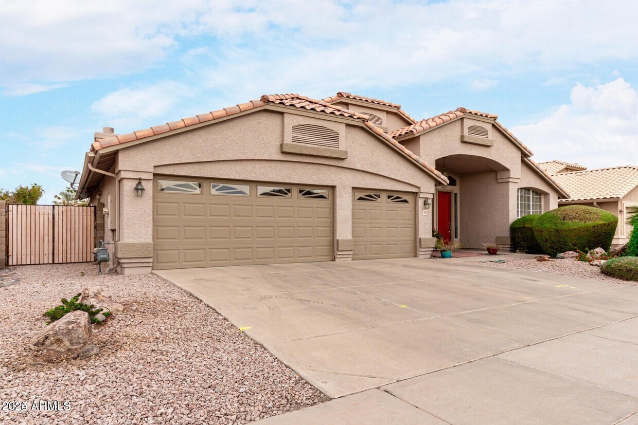 Foto principal - 1308 E Horseshoe Ave