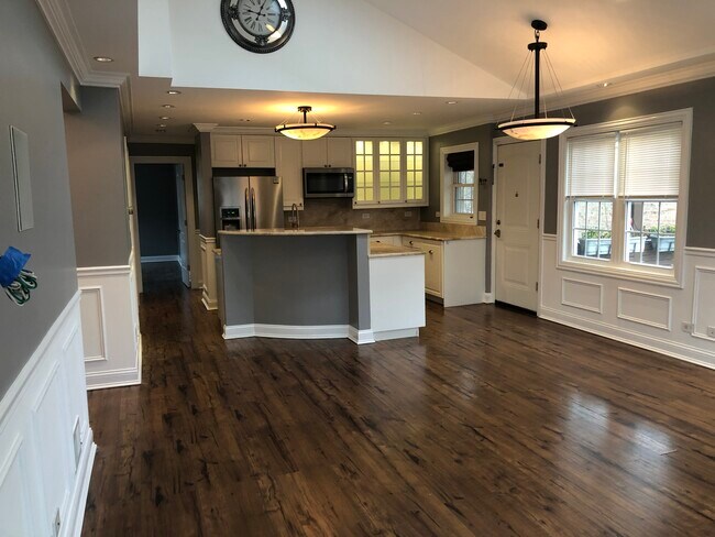 Foto del edificio - 8151 Kilpatrick Ave