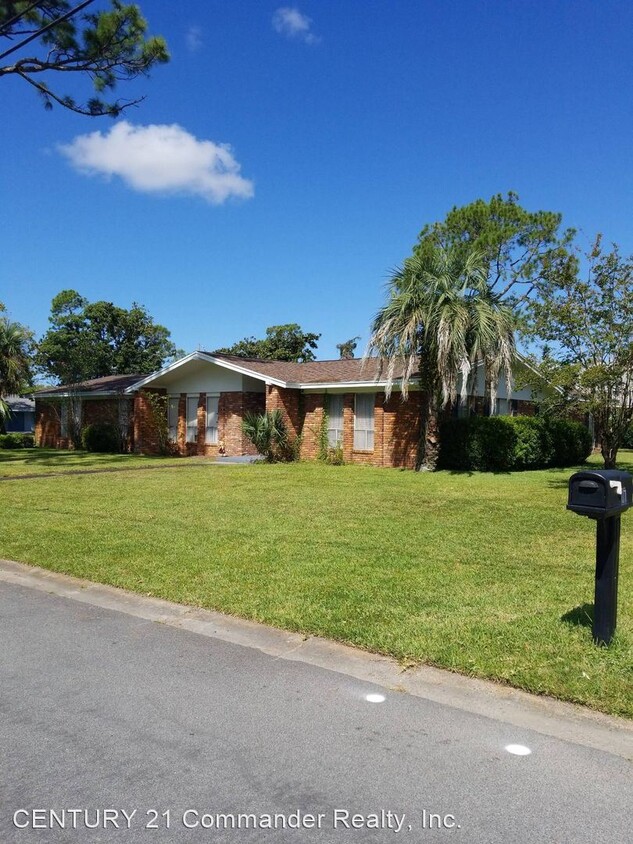 Primary Photo - 4 br, 2 bath House - 95 Greenwood Drive