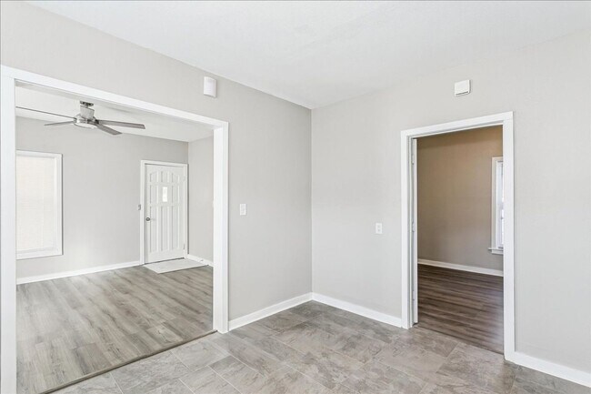 Building Photo - Charming Updated 2 Bedroom Home in Rose Hill. Rent To Own Available!