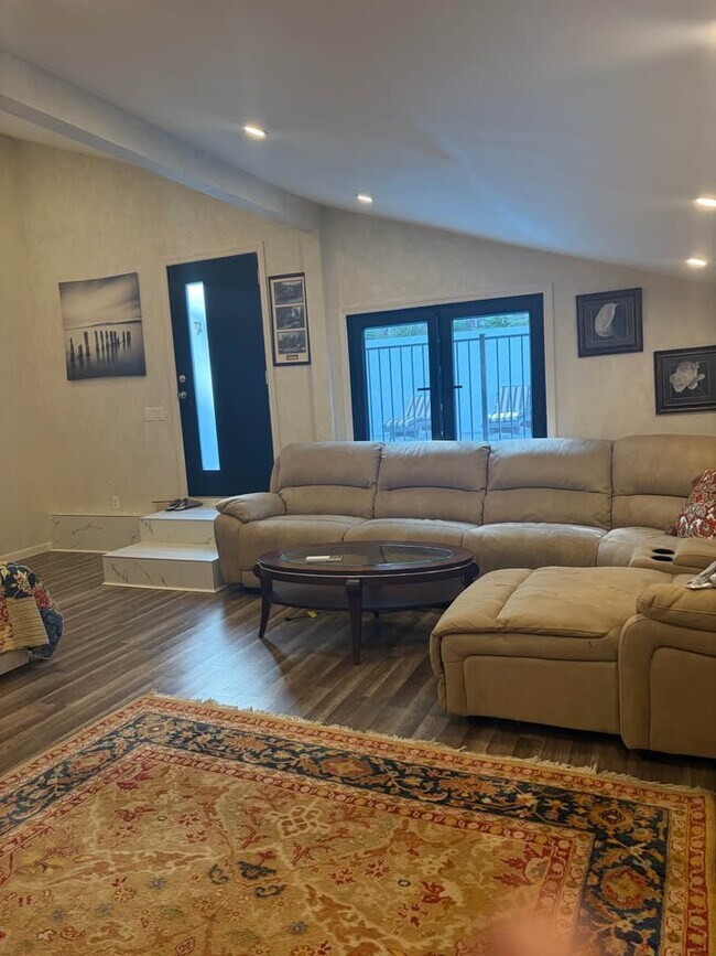 Foto del edificio - 37 Carldon Ln