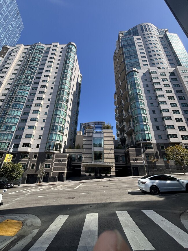 Foto del edificio - 333 1st St