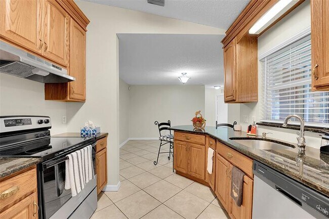 Foto del edificio - 1332 SW Granville Ave