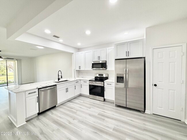 Building Photo - 13424 English Peak Ct